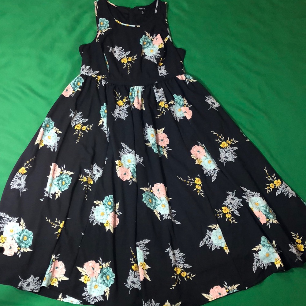 Long floral dress By Torrid